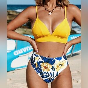 Cupshe NWT Hibiscus & Monstera themed Hipster Bikini Set